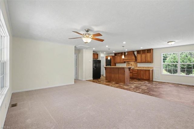 3562 Seawells Point LN, Hayes, VA 23072