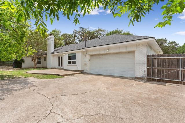 3201 Carroll Drive, Waco, TX 76708