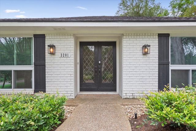 3201 Carroll Drive, Waco, TX 76708