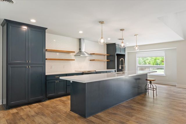 3201 Carroll Drive, Waco, TX 76708