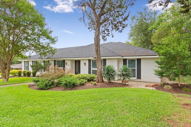 3201 Carroll Drive, Waco, TX 76708