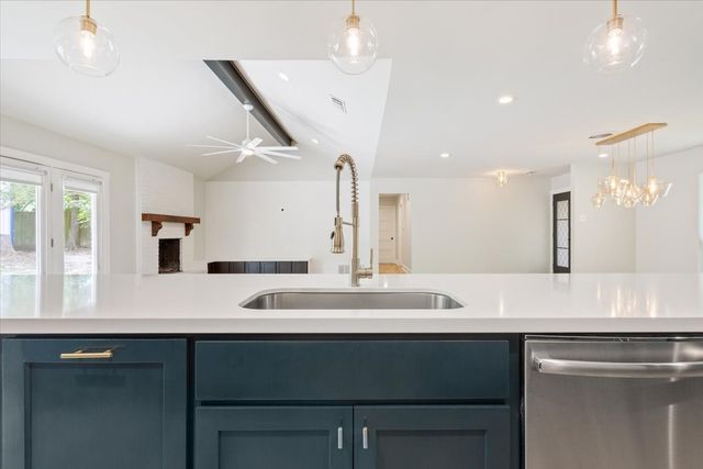 3201 Carroll Drive, Waco, TX 76708