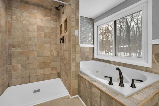 831 Opal Drive, Valparaiso, IN 46383