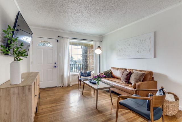 2217 Longwood Lane, Dallas, TX 75228