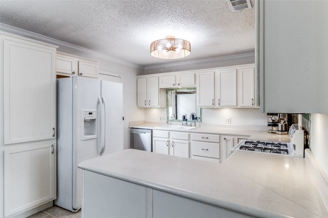 2217 Longwood Lane, Dallas, TX 75228