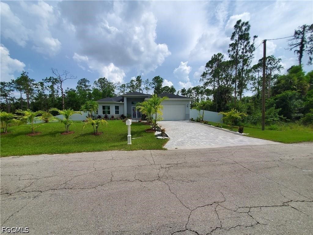 603 W 9th ST, Lehigh Acres, FL 33972