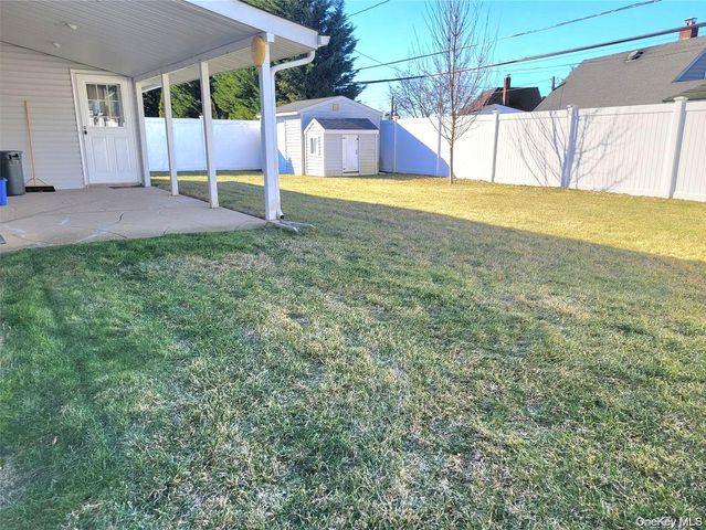 44 Return Lane, Levittown, NY 11756