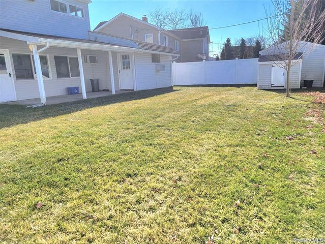 44 Return Lane, Levittown, NY 11756