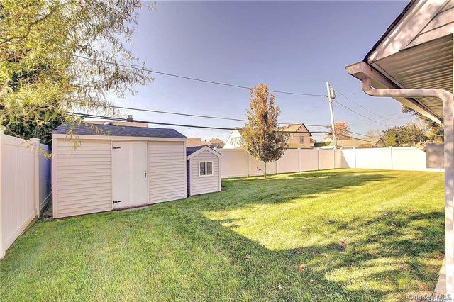 44 Return Lane, Levittown, NY 11756