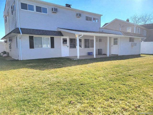 44 Return Lane, Levittown, NY 11756