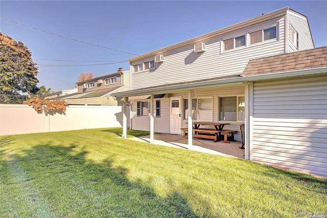 44 Return Lane, Levittown, NY 11756