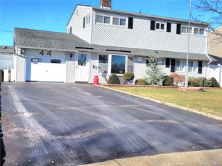 44 Return Lane, Levittown, NY 11756