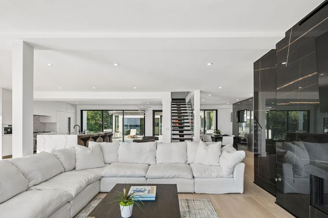 100 Murray Boulevard, Charleston, SC 29401