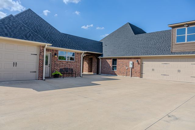 903 S Savage Creek Lane, Weatherford, TX 76087