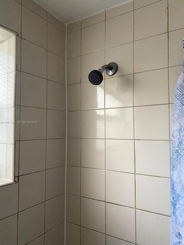 1755 NE 116th Rd 8, North Miami, FL 33181