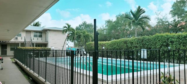 1755 NE 116th Rd 8, North Miami, FL 33181