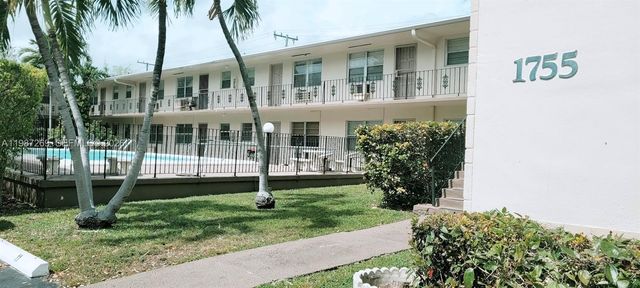 1755 NE 116th Rd 8, North Miami, FL 33181