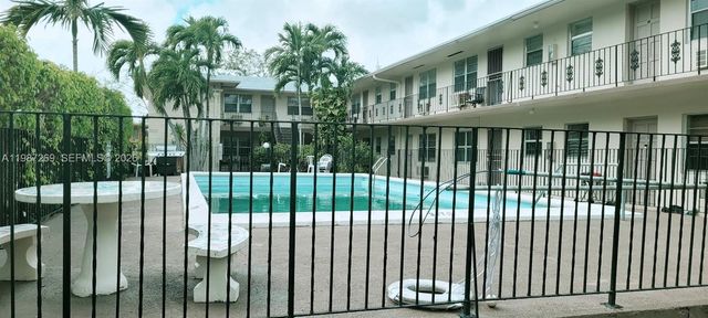 1755 NE 116th Rd 8, North Miami, FL 33181