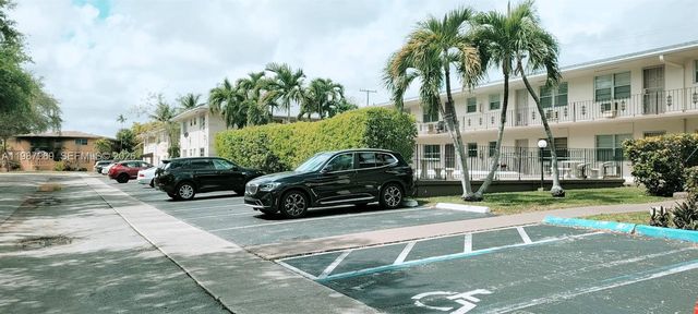 1755 NE 116th Rd 8, North Miami, FL 33181