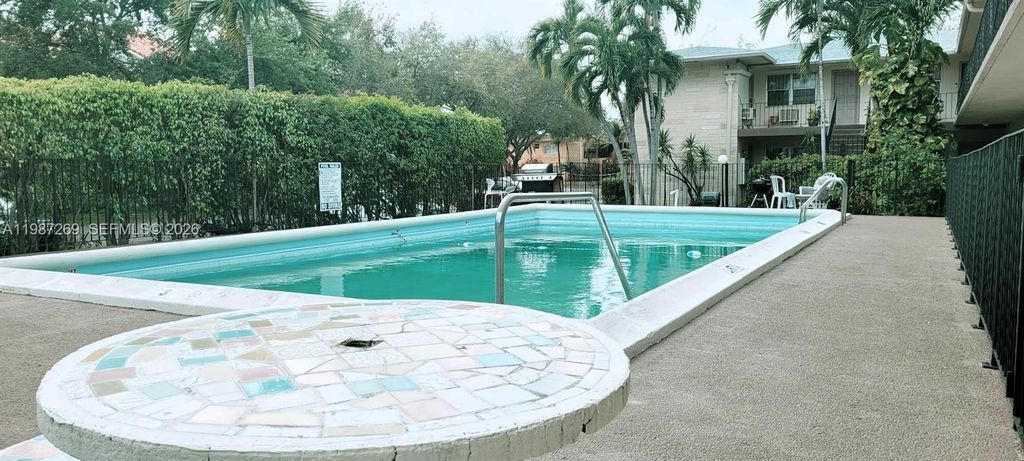 1755 NE 116th Rd 8, North Miami, FL 33181