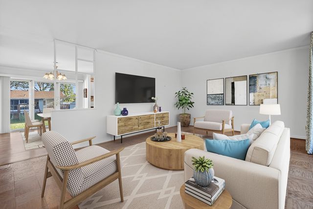 568 Cedar Lane, Elk Grove Village, IL 60007