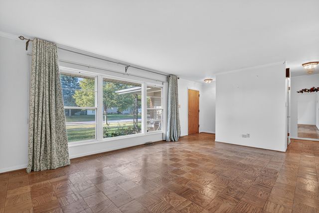 568 Cedar Lane, Elk Grove Village, IL 60007