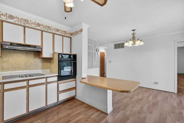 568 Cedar Lane, Elk Grove Village, IL 60007