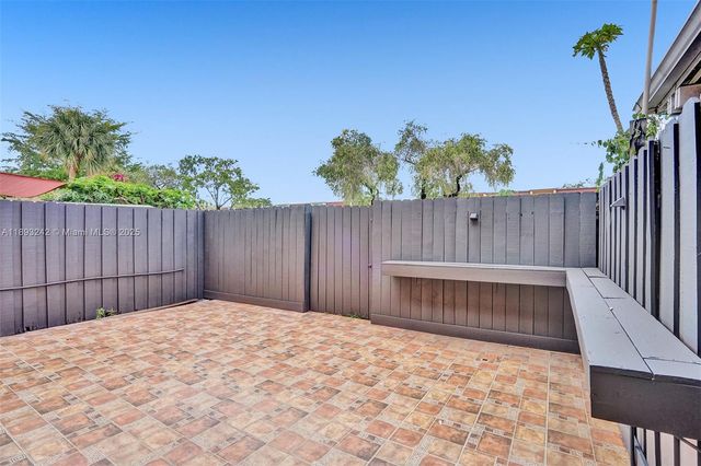 606 NW 107th Ave 2C, Miami, FL 33172