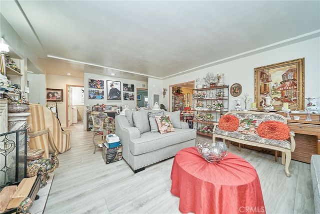 2690 Oregon, Long Beach, CA 90806