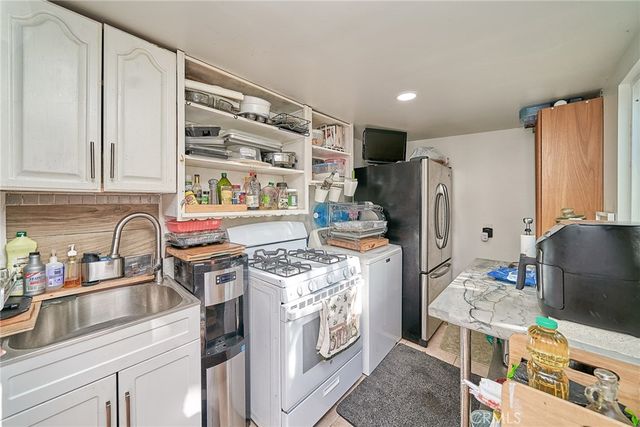 2690 Oregon, Long Beach, CA 90806