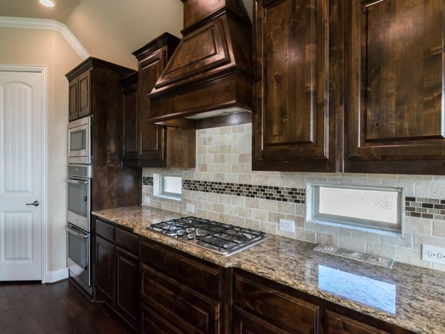 313 Wyndale Court, Lewisville, TX 75056