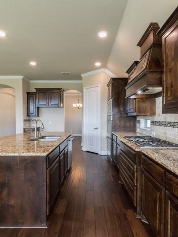 313 Wyndale Court, Lewisville, TX 75056