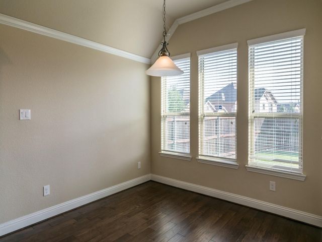 313 Wyndale Court, Lewisville, TX 75056