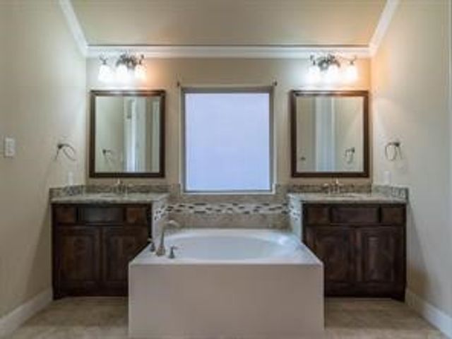 313 Wyndale Court, Lewisville, TX 75056