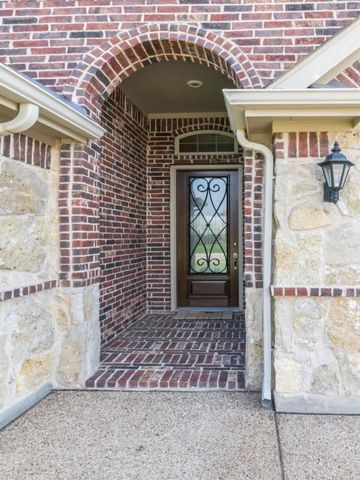 313 Wyndale Court, Lewisville, TX 75056