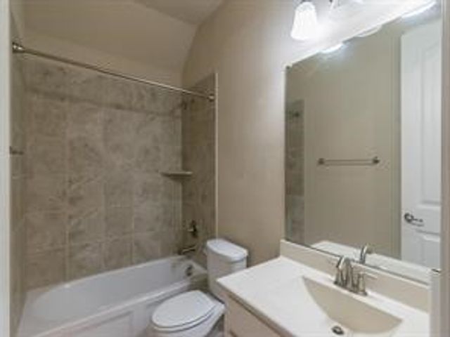 313 Wyndale Court, Lewisville, TX 75056