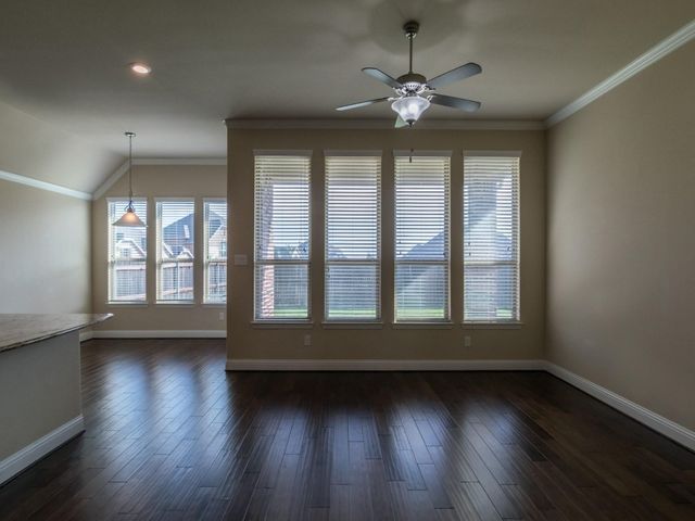 313 Wyndale Court, Lewisville, TX 75056