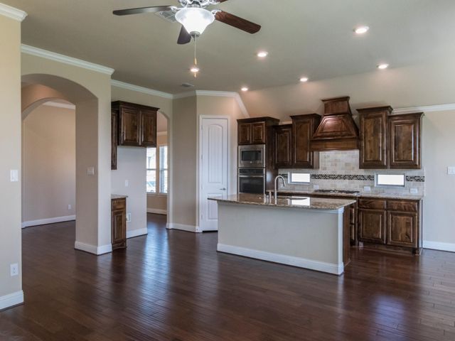 313 Wyndale Court, Lewisville, TX 75056