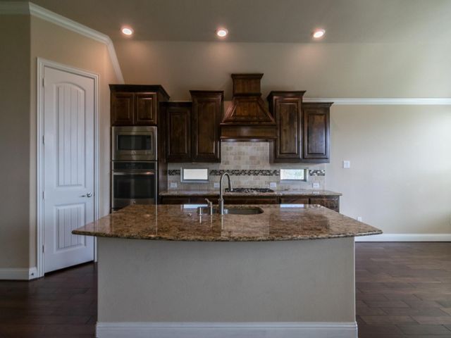 313 Wyndale Court, Lewisville, TX 75056