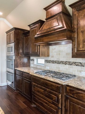 313 Wyndale Court, Lewisville, TX 75056