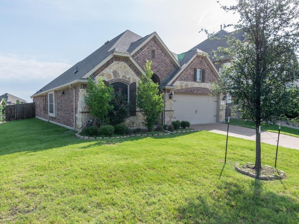 313 Wyndale Court, Lewisville, TX 75056