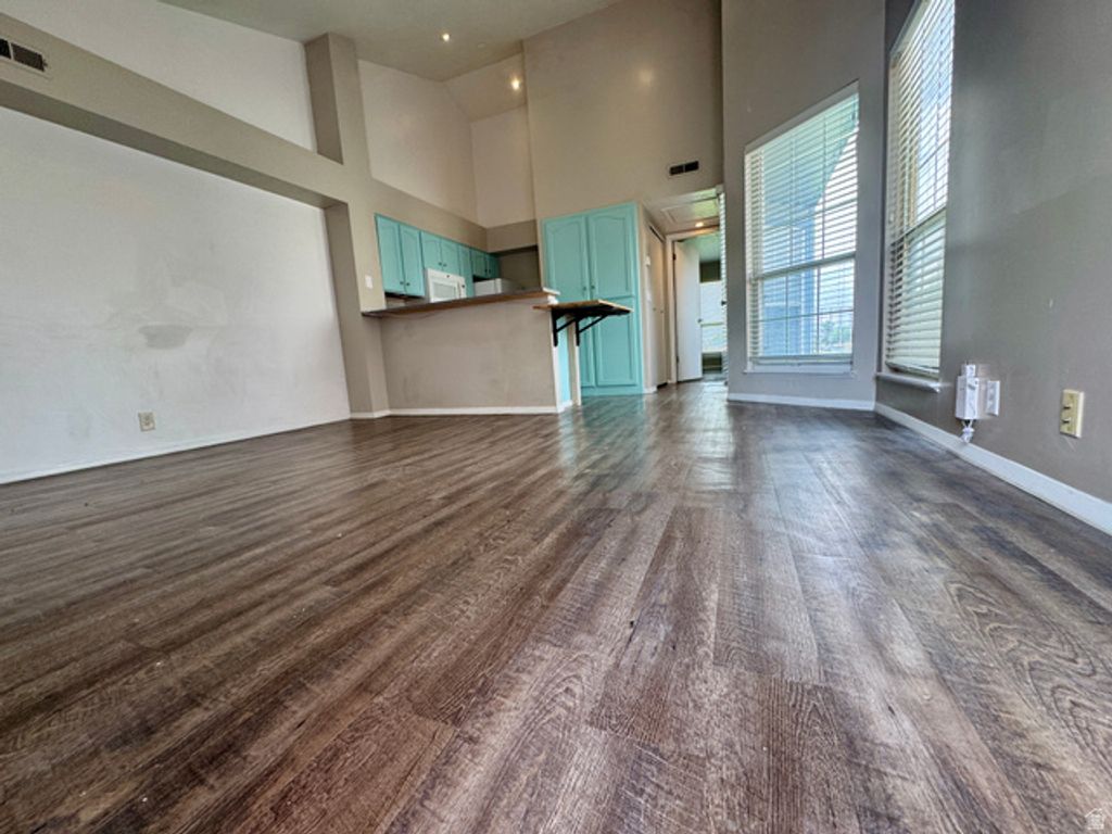 1382 W BEACON HILL CIRCLE CIR, Taylorsville, UT 84123 — exterior