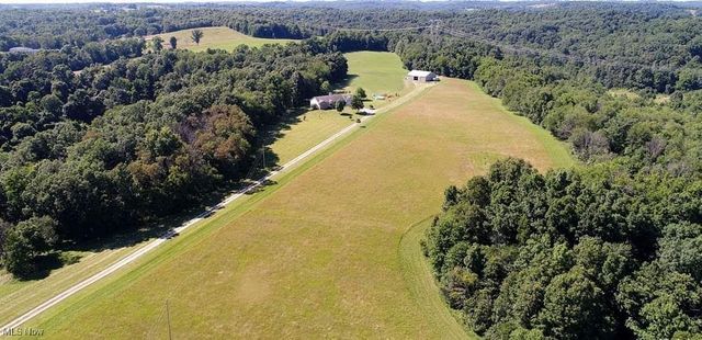 3859 Mayfair Lane, Cambridge, OH 43725