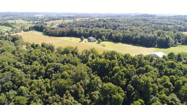 3859 Mayfair Lane, Cambridge, OH 43725