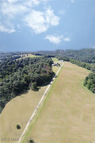 3859 Mayfair Lane, Cambridge, OH 43725