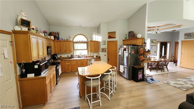 3859 Mayfair Lane, Cambridge, OH 43725