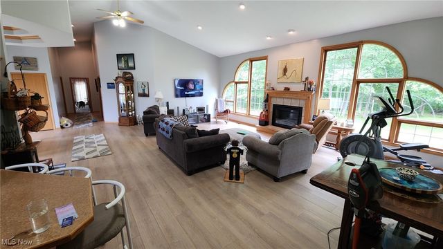 3859 Mayfair Lane, Cambridge, OH 43725