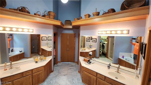 3859 Mayfair Lane, Cambridge, OH 43725