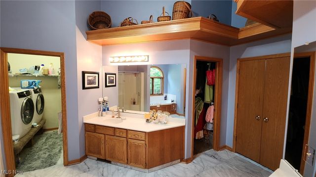 3859 Mayfair Lane, Cambridge, OH 43725