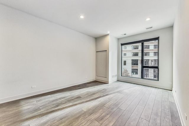 847 N Larrabee Street 2F, Chicago, IL 60610
